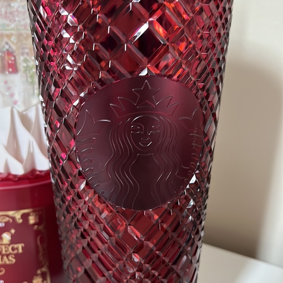 Brand New! Starbucks Cup Christmas Red Jewel Holiday Venti 24oz Cold Cup - Picture 5 of 5